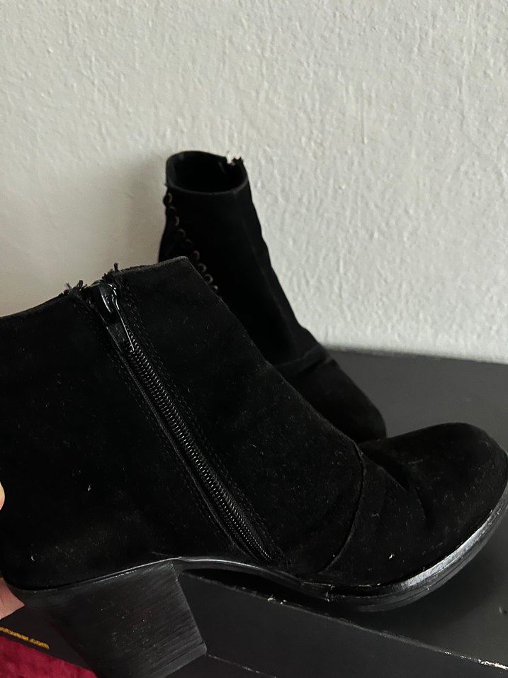 Siyah Süet Püsküllü Kadın Topuklu Bot - Görsel 2