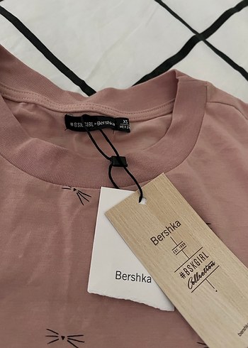 Pembe Baskılı Kadın Kısa Kollu Tişört - Görsel 2