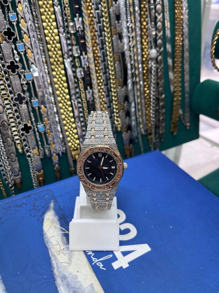 Klasik Erkek Parlak Altın Saat - Görsel 2