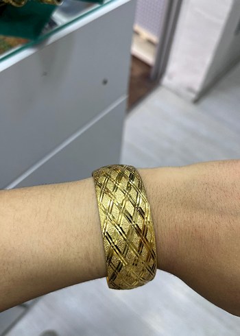 Altın Renkli Yılan Desenli Bilezik - Görsel 2