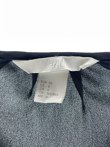 36 Beden siyah Renk H&M Bluz %70 İndirimli.