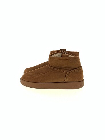 Zara Bot %70 İndirimli.