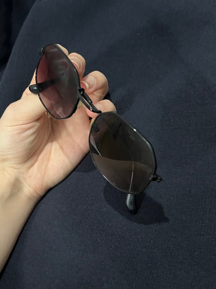 Klasik Siyah Tokalı Gözlük - Görsel 2