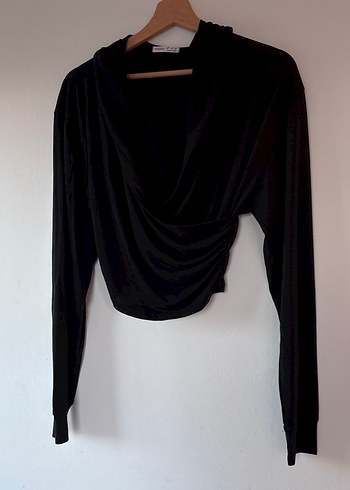 Siyah Drapeli Kayık Yaka crop Bluz - Görsel 2