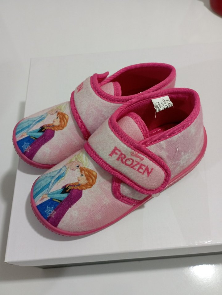 Kız Çocuk Pembe Kaydırmaz Terlik - Görsel 2