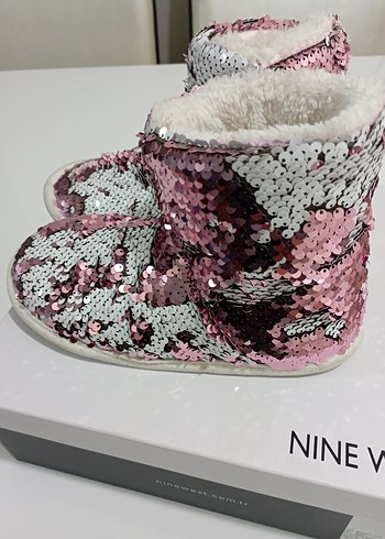 Pullu Yılan Desenli Kız Çocuk Ev Botu - Görsel 2