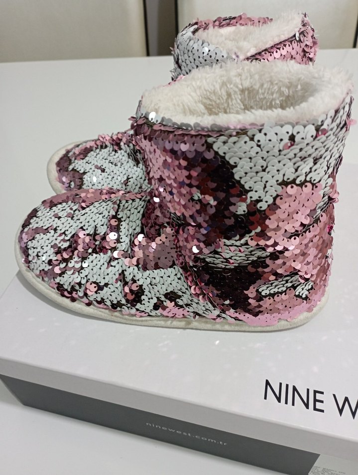 Pullu Yılan Desenli Kız Çocuk Ev Botu - Görsel 2