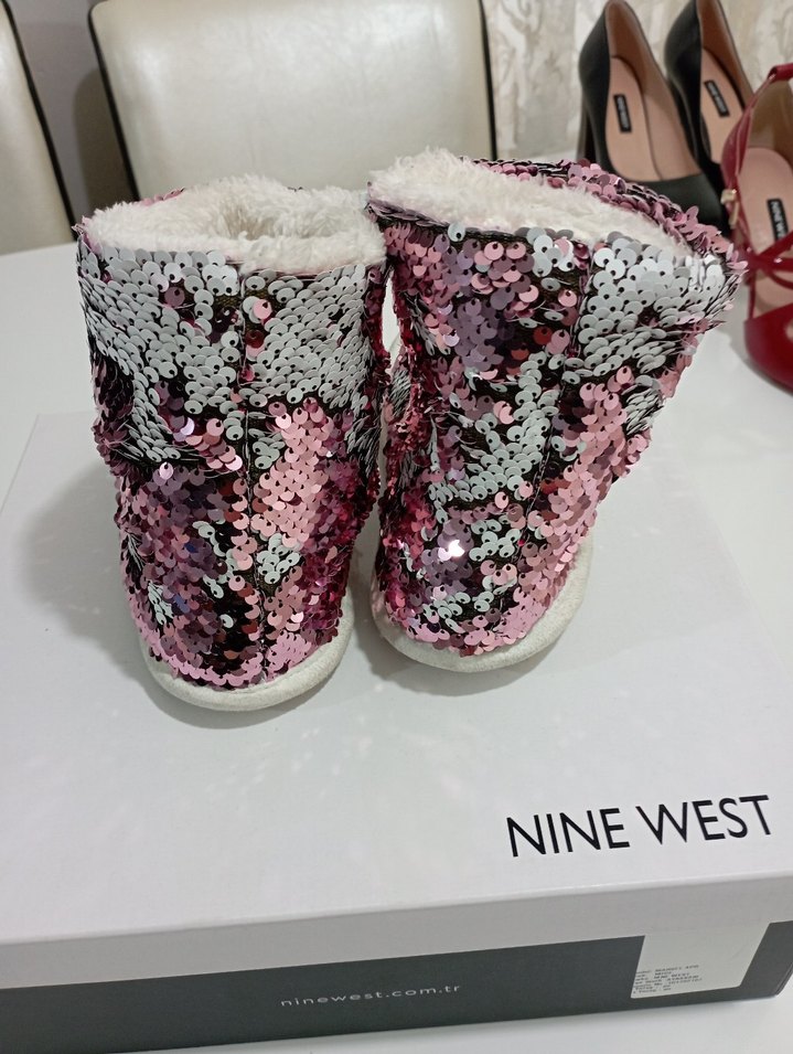 Pullu Yılan Desenli Kız Çocuk Ev Botu - Görsel 3