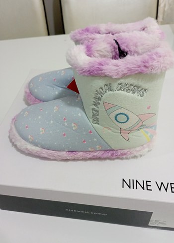 Kız Çocuk Mor Kürklü Renkli Ev Terliği - Görsel 2