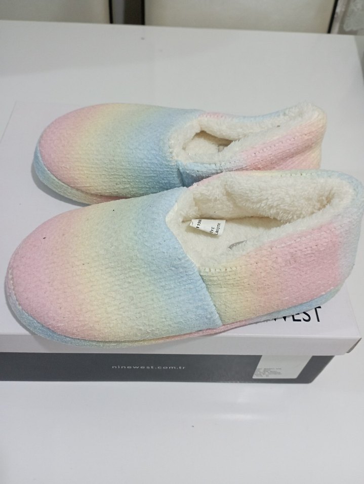 Kız Çocuk Renkli Bağlama Desenli Ev Terliği 36 ve 37 no mevcut - Görsel 2