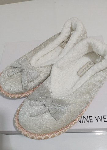 Beyaz Nakışlı Örgü Kadın Ev Terliği - Görsel 2