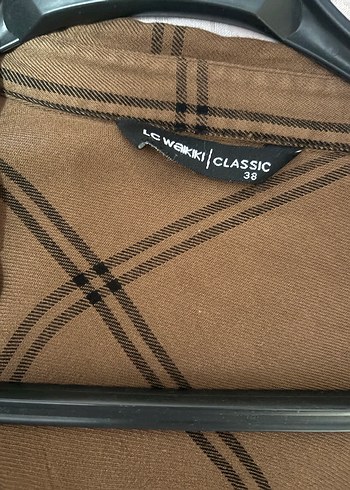 Düğmeli Uzun Bej Kadın Gömlek - Görsel 2