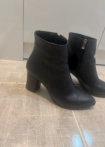 Siyah Fermuarlı kalın Topuklu Kadın Bot - Görsel 2