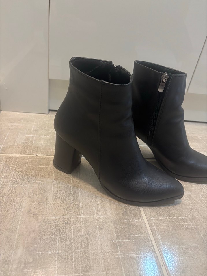 Siyah Fermuarlı kalın Topuklu Kadın Bot - Görsel 2