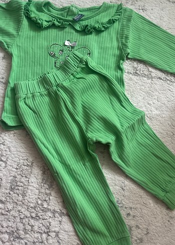 Yeşil Örgü Bebek Kız Takımı Uzun Kollu - Görsel 3