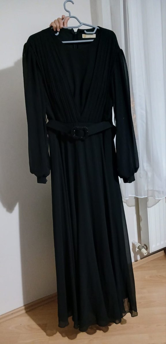 Uzun Siyah Drape Detaylı Tesettür Abiye - Görsel 3