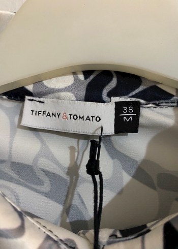 Tiffany Tomato Zincir Detaylı Yılan Desenli Uzun Kollu Gömlek