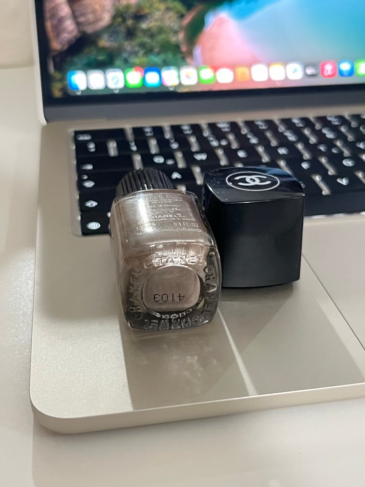 Chanel Koyu Bej Oje - Görsel 3