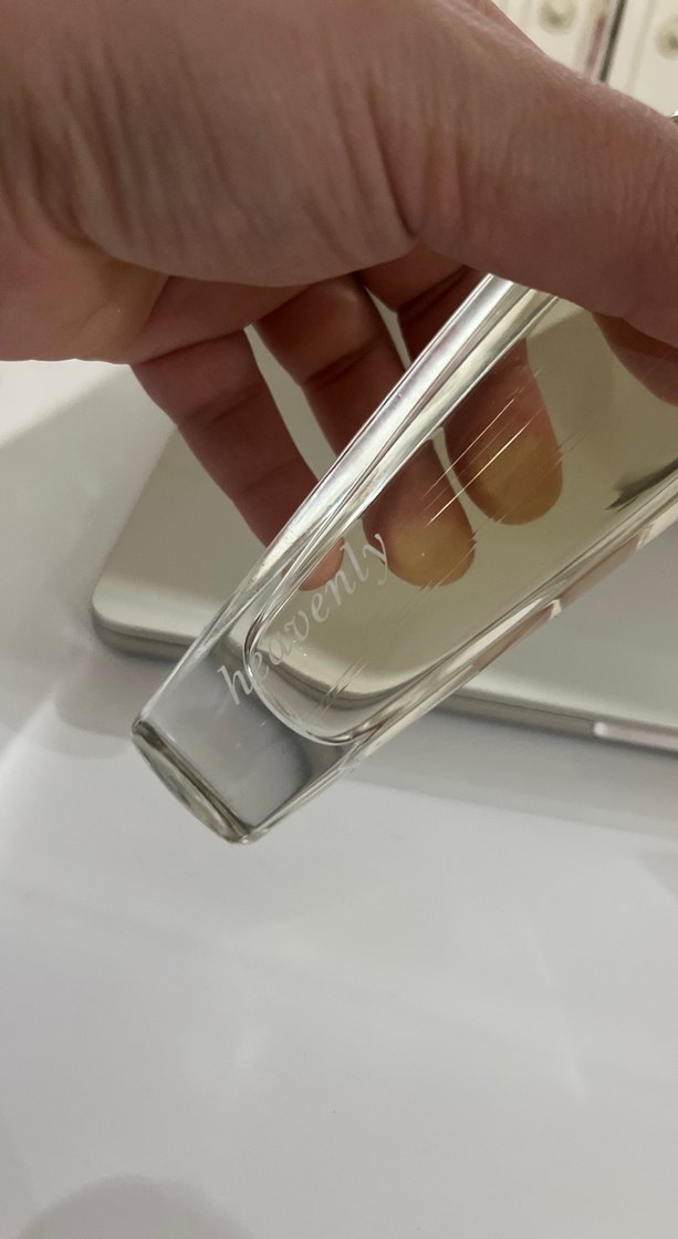 Şeffaf Kadın Parfüm Şişesi - Görsel 2