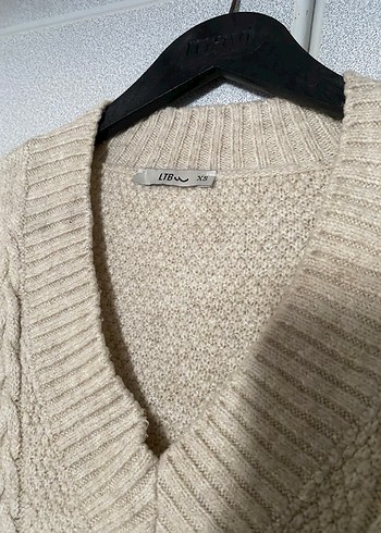 Kadın Bej V Yaka Örgü Kazak - Görsel 3