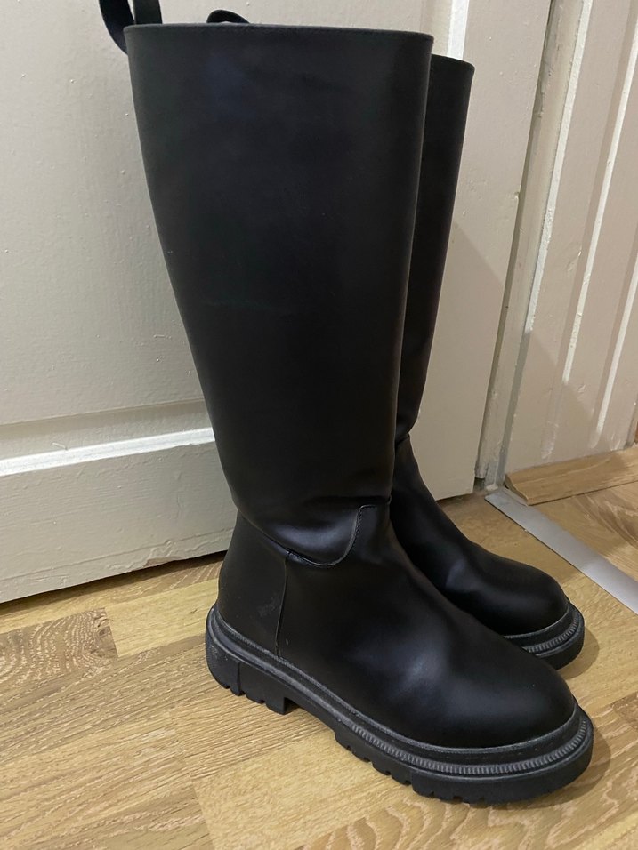 Siyah Kadın Dizüstü Mat Rugan Çizme - Görsel 4