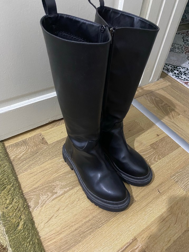 Siyah Kadın Dizüstü Mat Rugan Çizme - Görsel 2