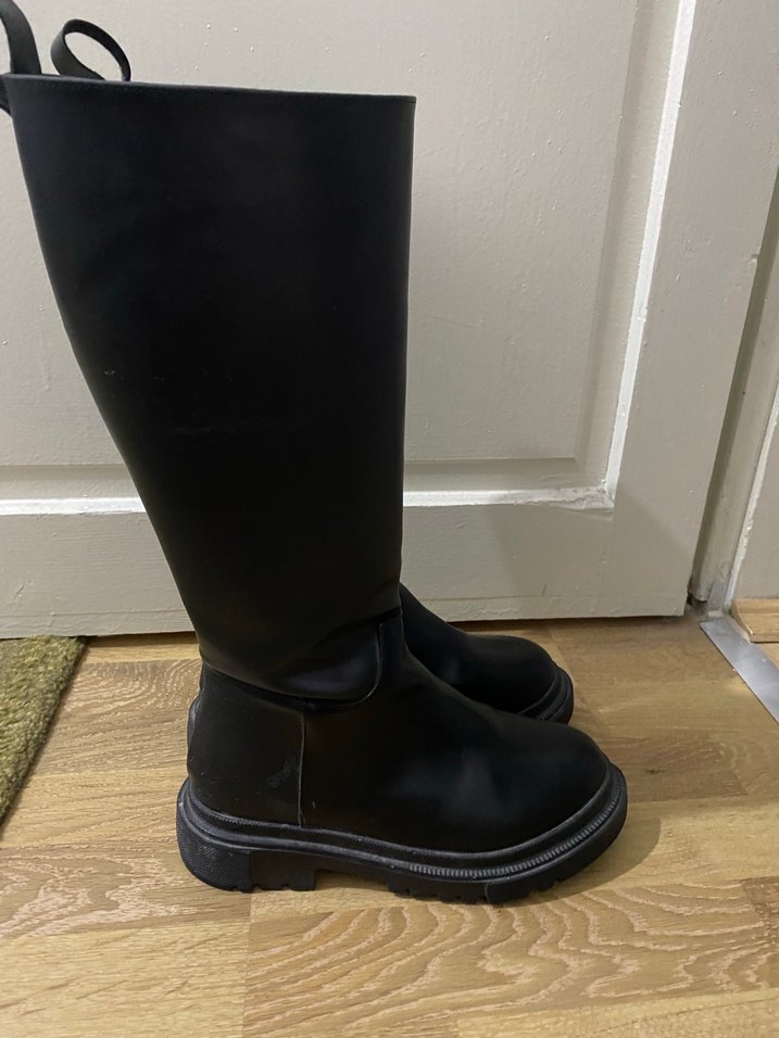 Siyah Kadın Dizüstü Mat Rugan Çizme - Görsel 3