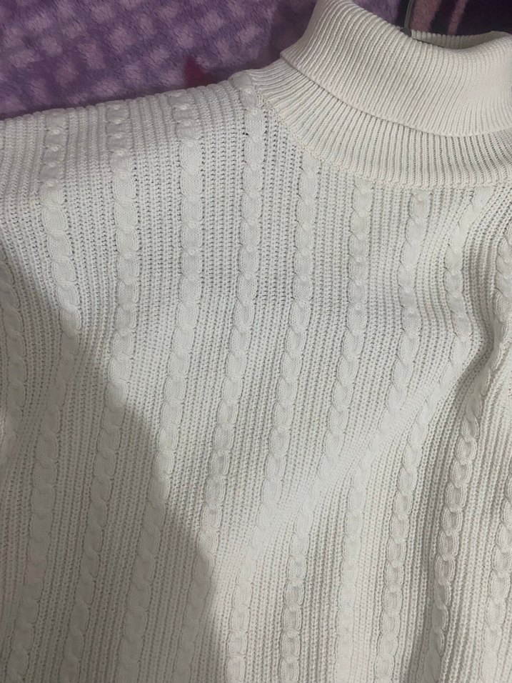 Beyaz Yüksek Yakalı Örgü Kadın Kazak - Görsel 2