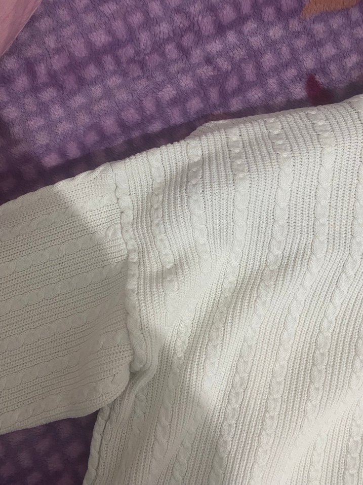 Beyaz Yüksek Yakalı Örgü Kadın Kazak - Görsel 3