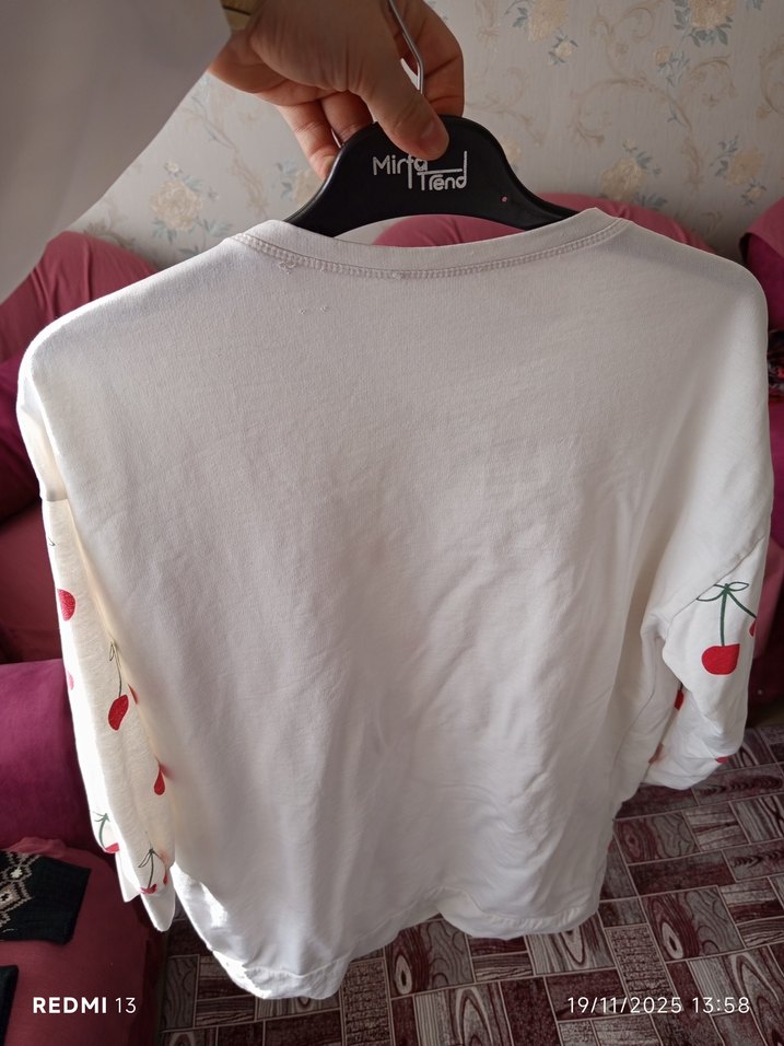 Kiraz desenli beyaz hamile gömleği - Görsel 2