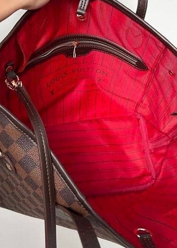 Louis Vuitton Kadın Siyah Deri Desenli Fermuarlı Çanta