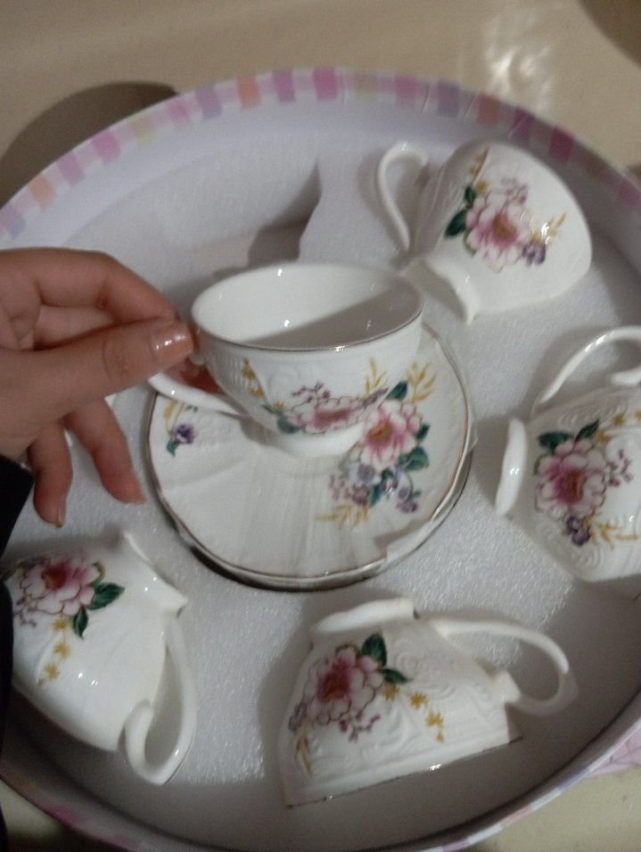 Pastel Yeşil İnce İşlemeli Porselen Fincan - Görsel 2