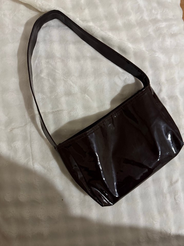 Siyah Parlak Deri Kadın Çantası - Görsel 2