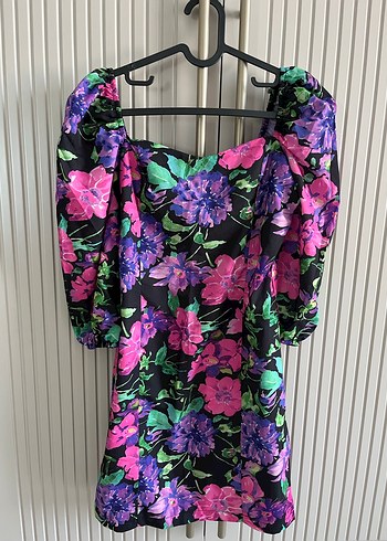 Mor Çiçek Desenli Vintage Mini Elbise