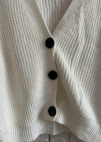 Düğmeli Beyaz Örgü Kadın Hırka - Görsel 3