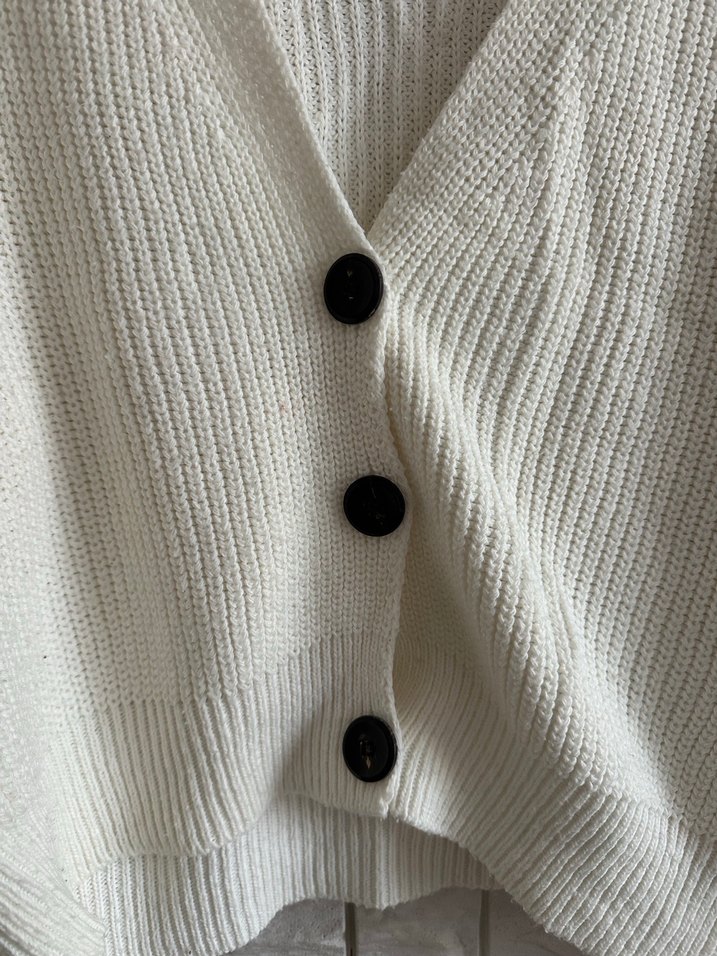 Düğmeli Beyaz Örgü Kadın Hırka - Görsel 3