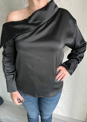 Siyah kalın saten bluz - Görsel 2