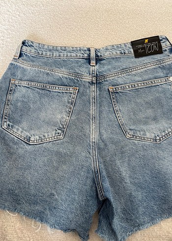 Mavi Markalı Şort - Görsel 2