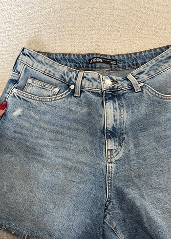 Mavi Markalı Şort - Görsel 3