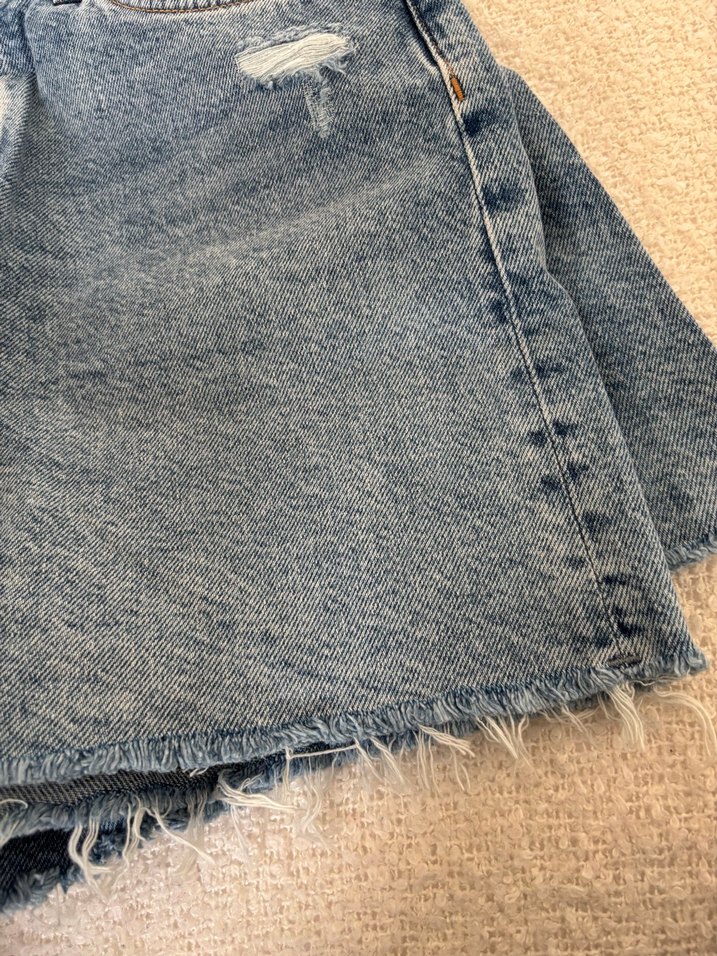 Mavi Markalı Şort - Görsel 4