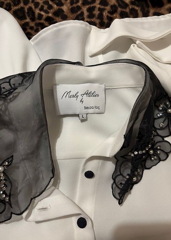 Yaka Detaylı Gömlek - Görsel 4