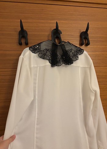 Yaka Detaylı Gömlek - Görsel 3