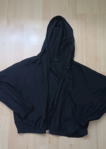 Siyah Kapüşonlu Fermuarlı Kadın Yağmurluk - Görsel 2