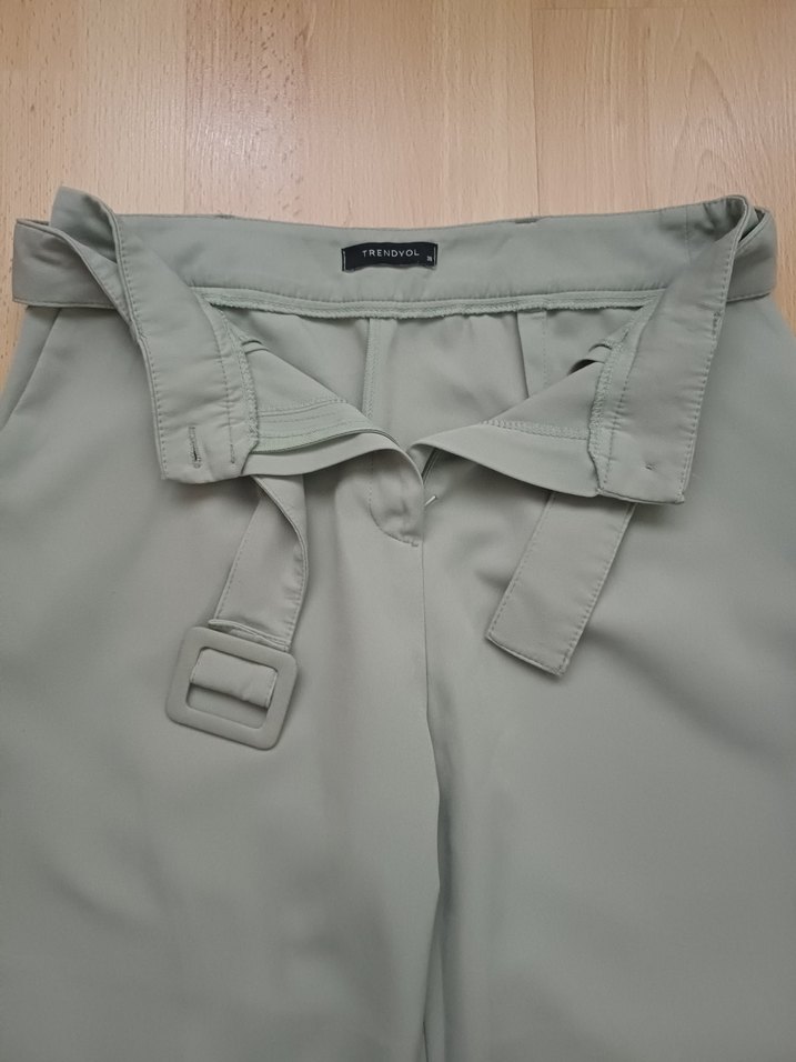 Su Yeşili Kemerli Midi Kumaş Pantolon - Görsel 2