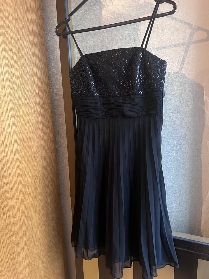 Siyah Straplez Pilili Midi Elbise - Görsel 5