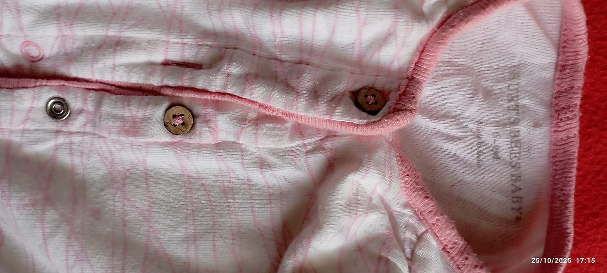 Düğmeli Beyaz Renkli Batik Desenli Bebek Tulumu - Görsel 4