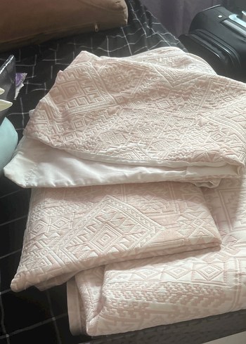 Nakışlı Pastel Pembe Yatak Örtüsü - Görsel 4