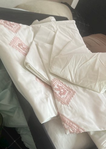 Nakışlı Pastel Pembe Yatak Örtüsü - Görsel 3