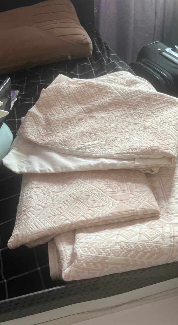 Nakışlı Pastel Pembe Yatak Örtüsü - Görsel 4