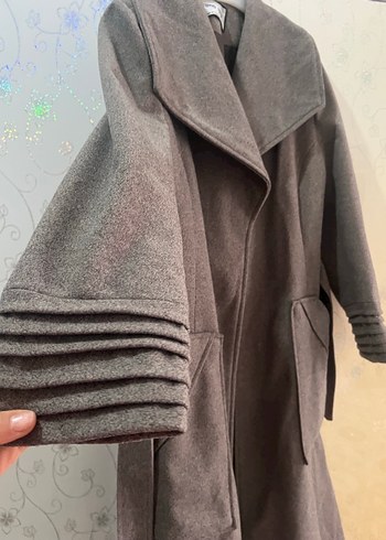 Gri Uzun Kadın Kaban Kürklü Detaylı - Görsel 2